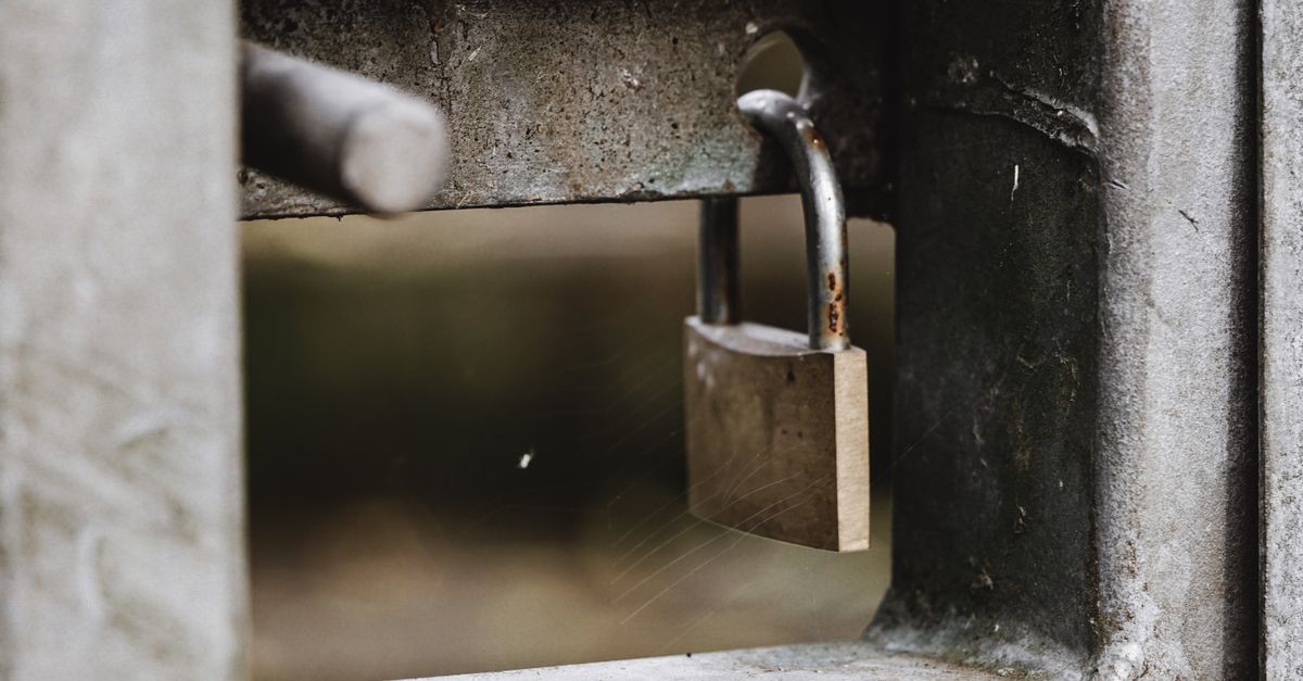 Locked Out in Orange, NJ? A Calm 5-Step Plan While You Wait — Orange NJ Locksmith