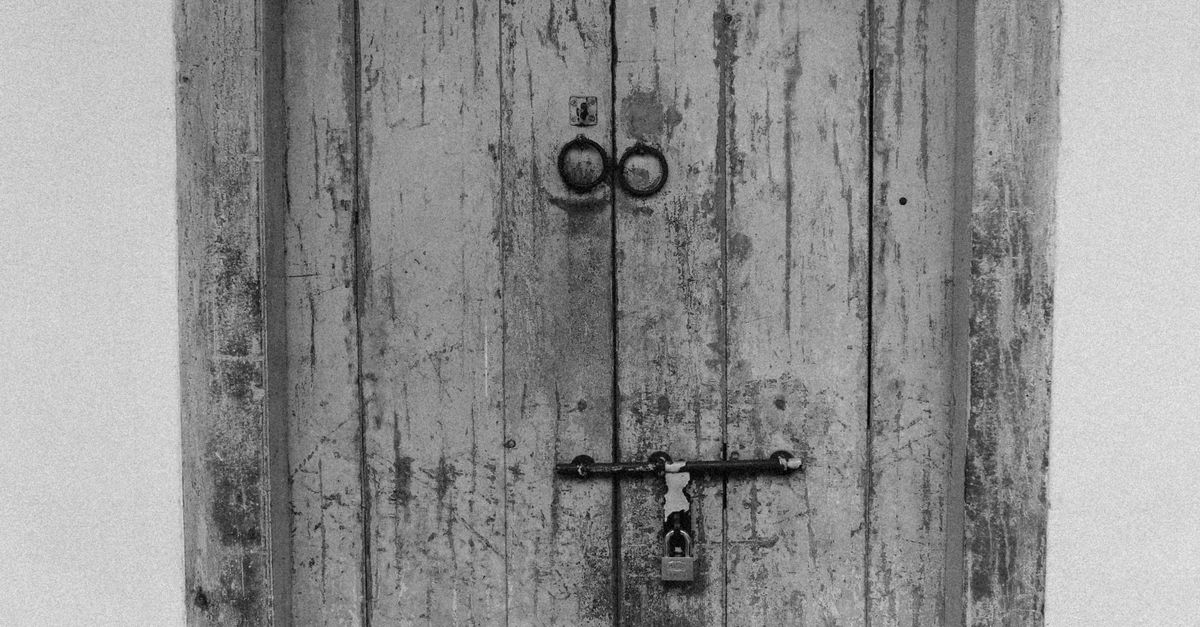 front door lock key — Orange NJ Locksmith
