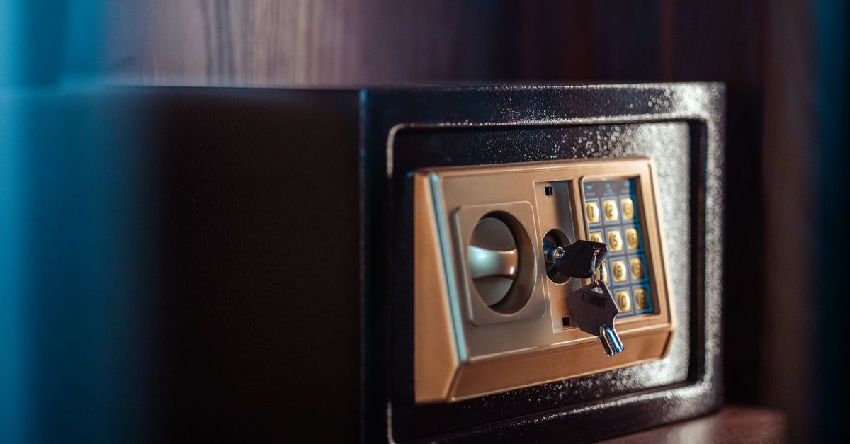 front door lock key — Orange NJ Locksmith